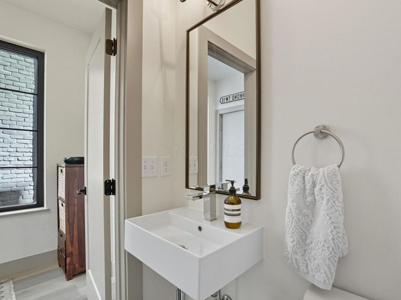 249 E Greenwood Avenue, Columbus, OH 43201 Photo 29