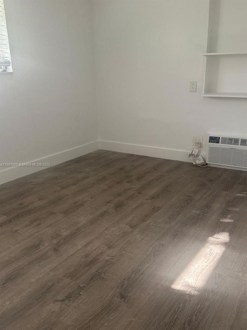 6805 Abbott Ave, Unit 1, Miami Beach, FL 33141 Photo