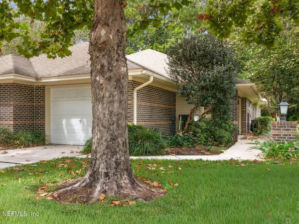 4526 MIDDLETON PARK Circle W, Jacksonville, FL 32224
