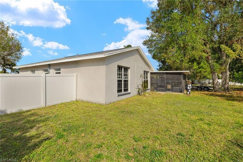 935 Hearty St, North Fort Myers, FL 33903 Photo