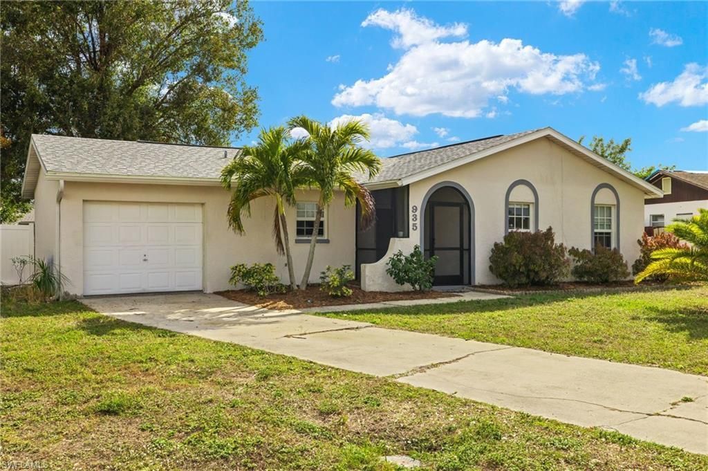 935 Hearty St, North Fort Myers, FL 33903 Photo