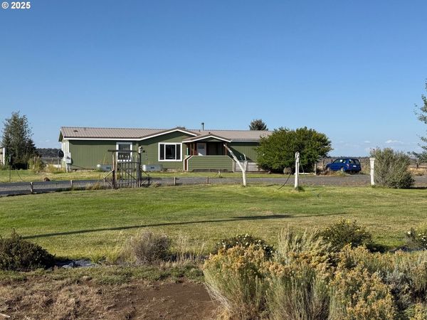 87479 N STAR LN, Christmas Valley, OR 97641