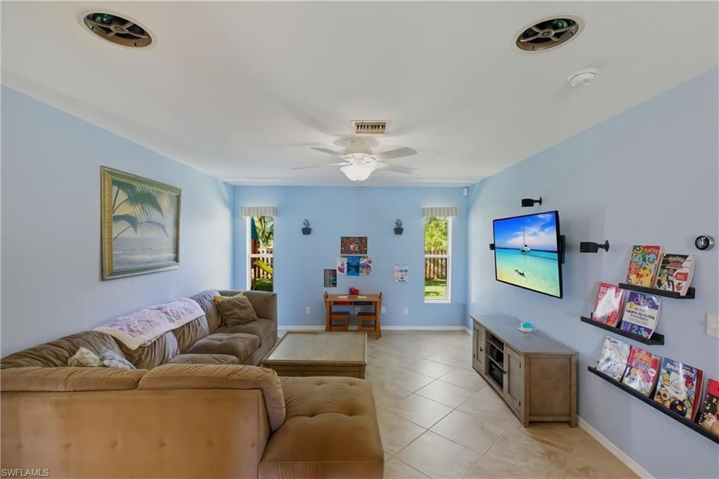 1017 SW 1st St, Cape Coral, FL 33991 Photo