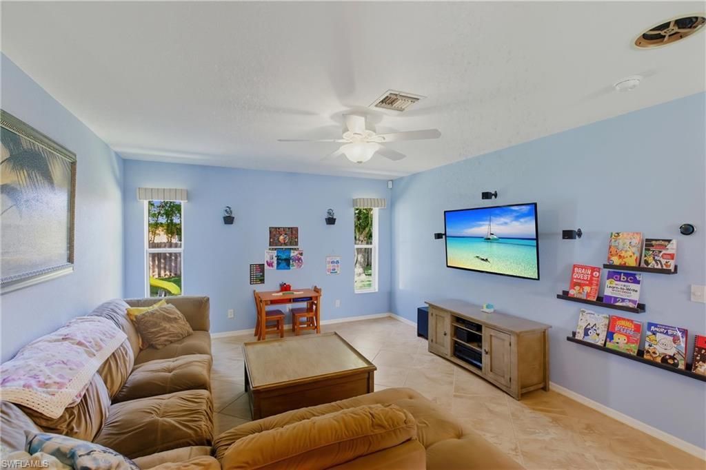 1017 SW 1st St, Cape Coral, FL 33991 Photo