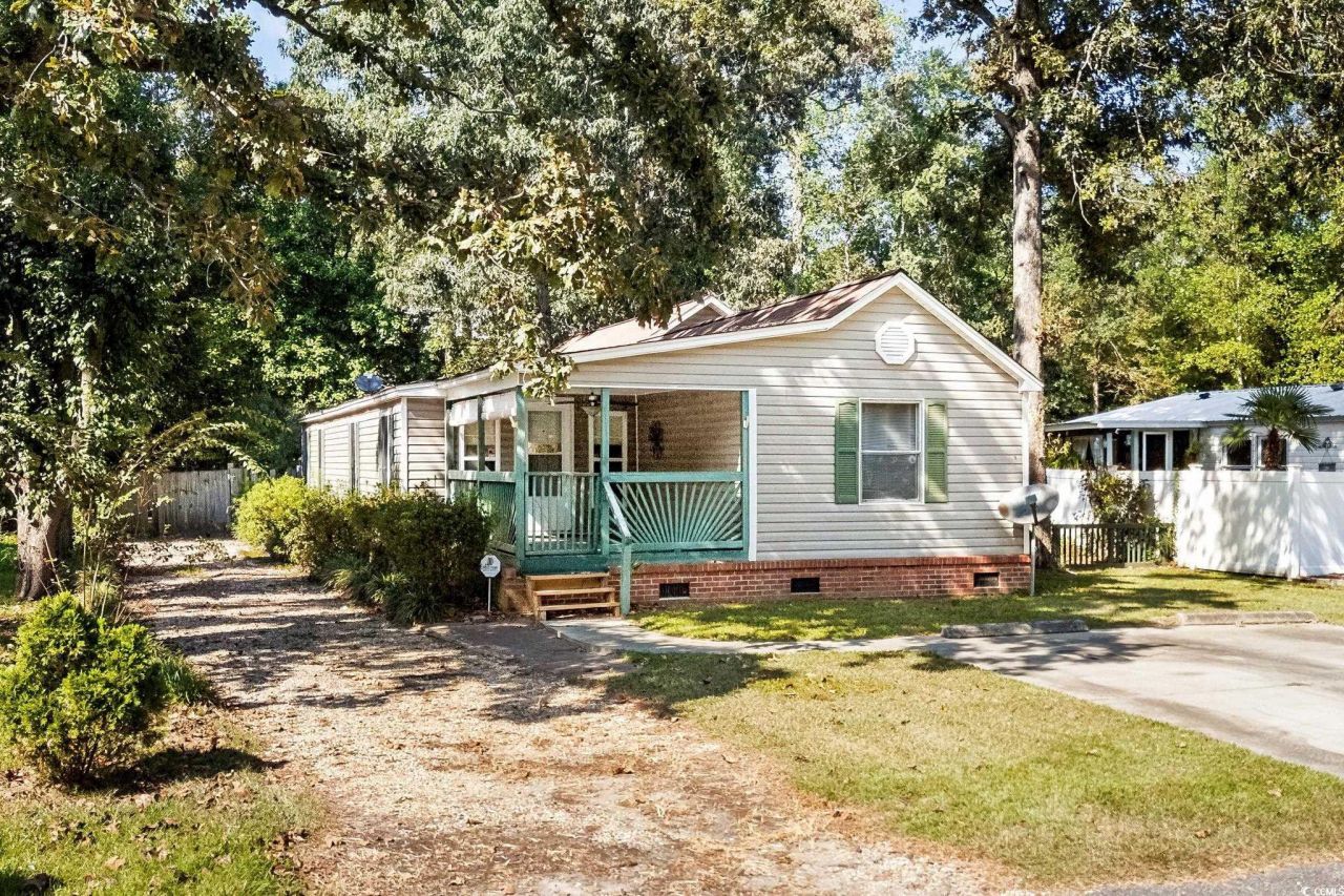 9017 Teal Dr. Photo 1
