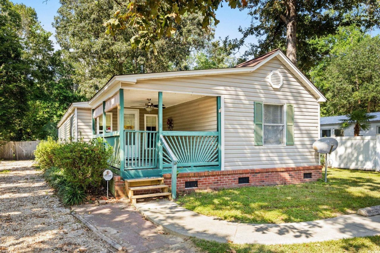 9017 Teal Dr. Photo 2