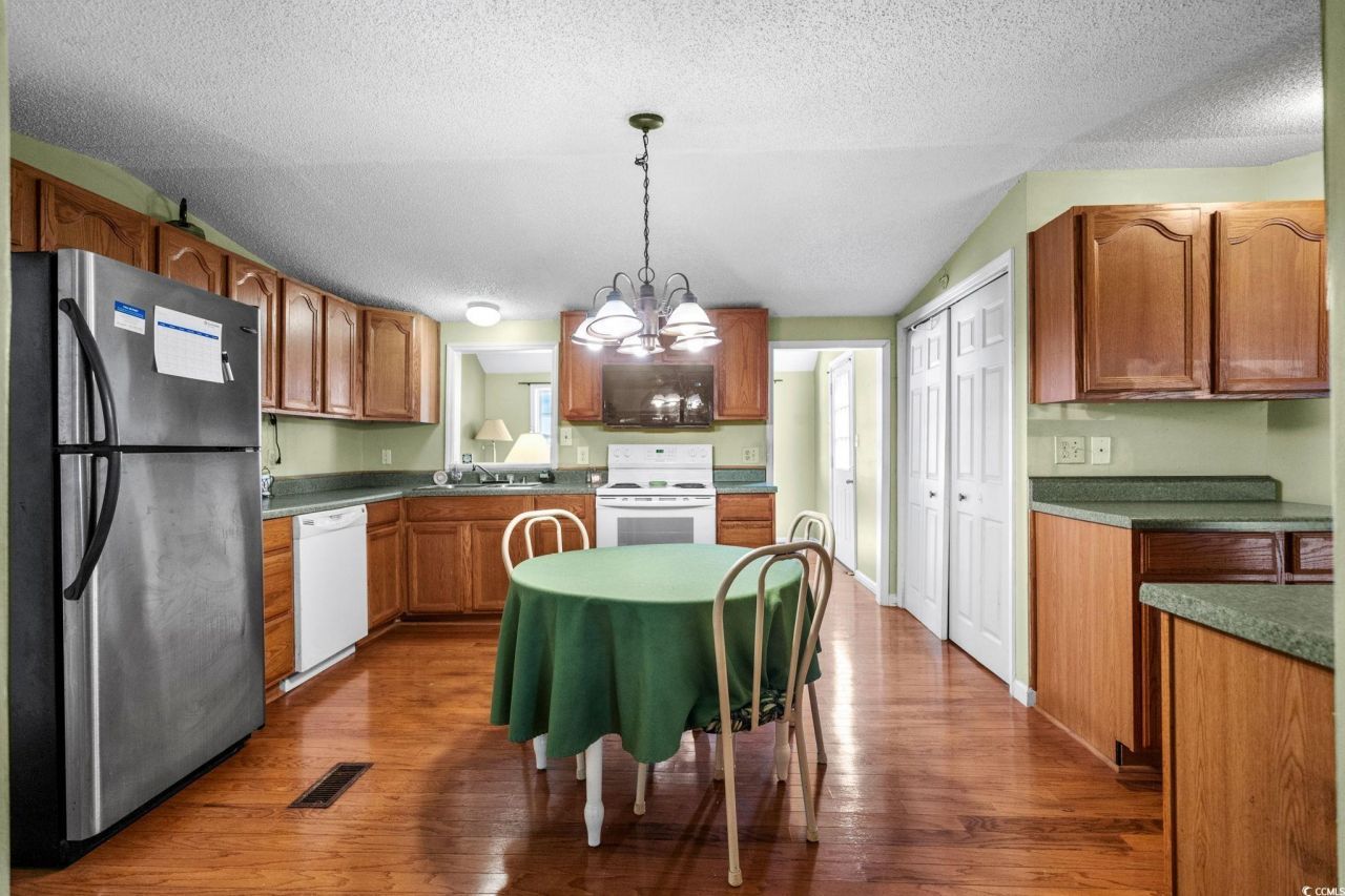 9017 Teal Dr. Photo 9