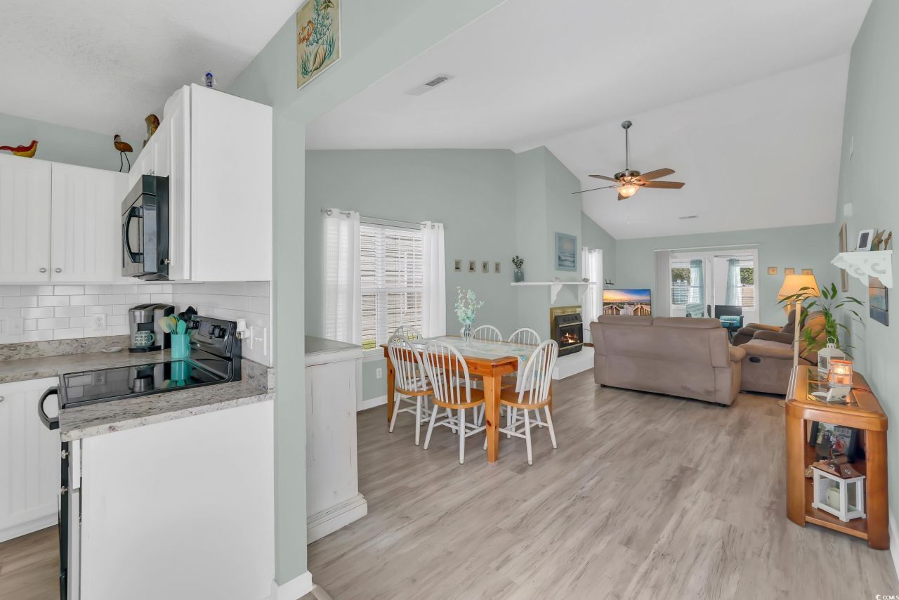 2169 Wedgewood Dr. Photo 4