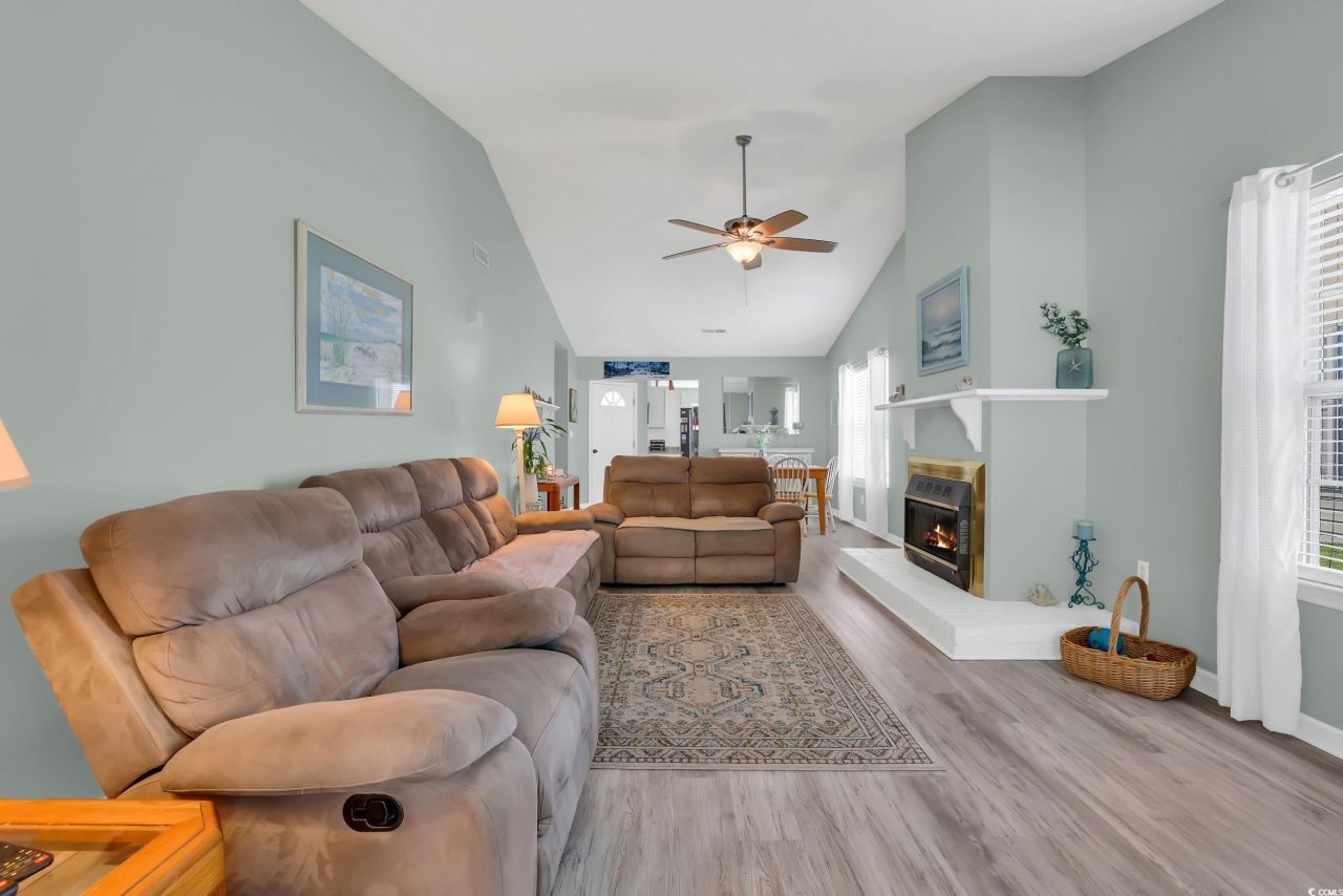 2169 Wedgewood Dr. Photo 6