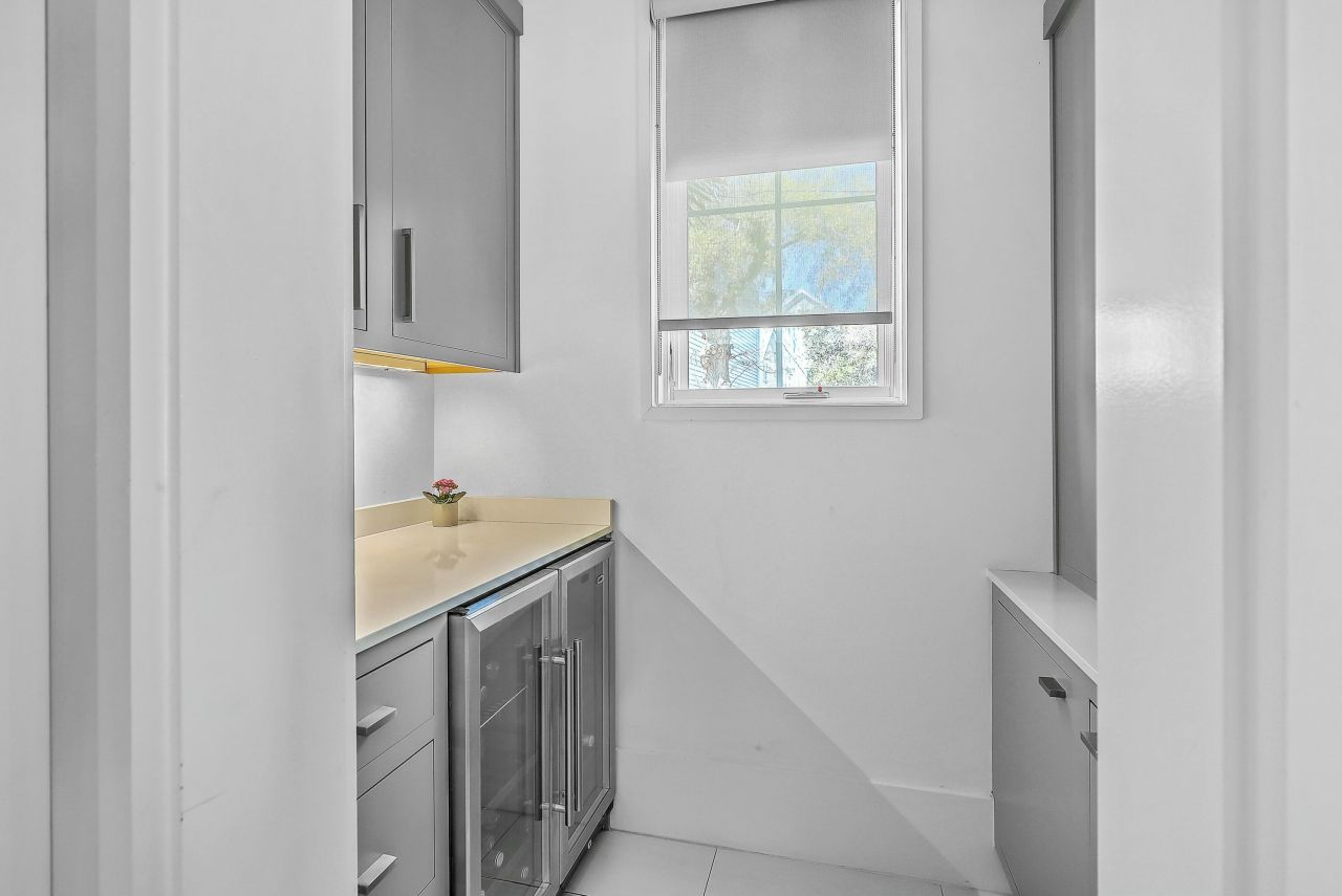 105 May Lane Photo 10