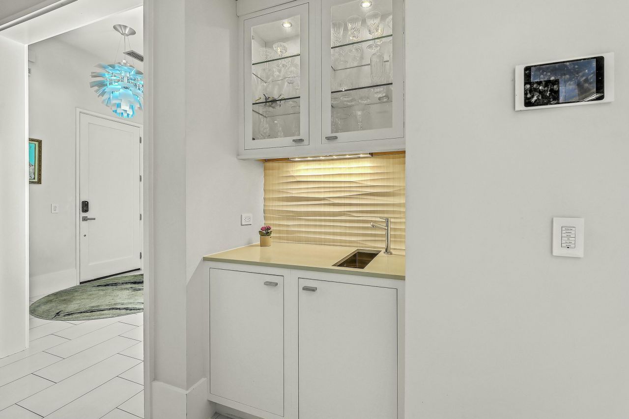 105 May Lane Photo 11