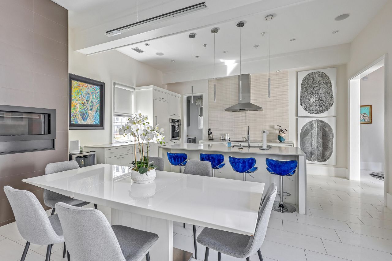 105 May Lane Photo 15