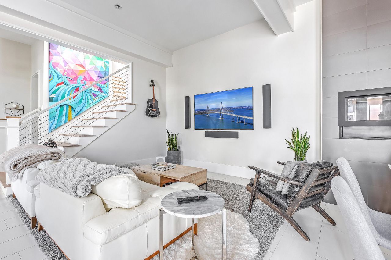 105 May Lane Photo 16