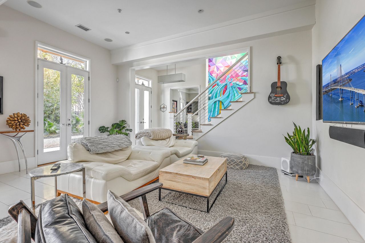 105 May Lane Photo 17