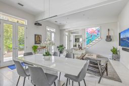 105 May Lane photo 4