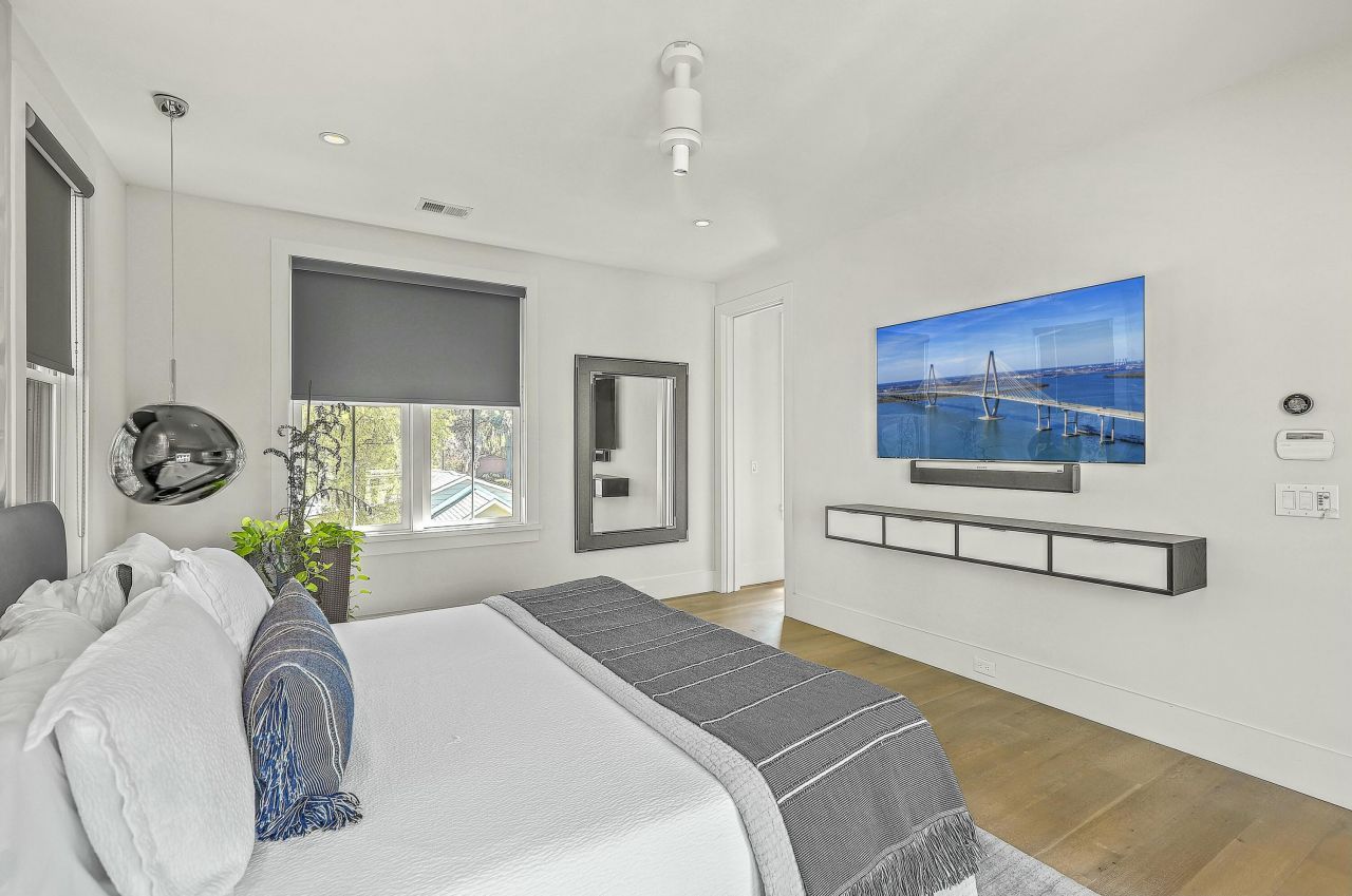 105 May Lane Photo 32