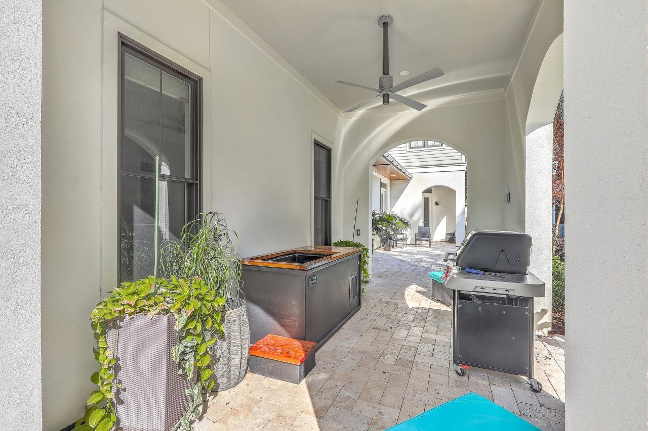 105 May Lane Photo 46