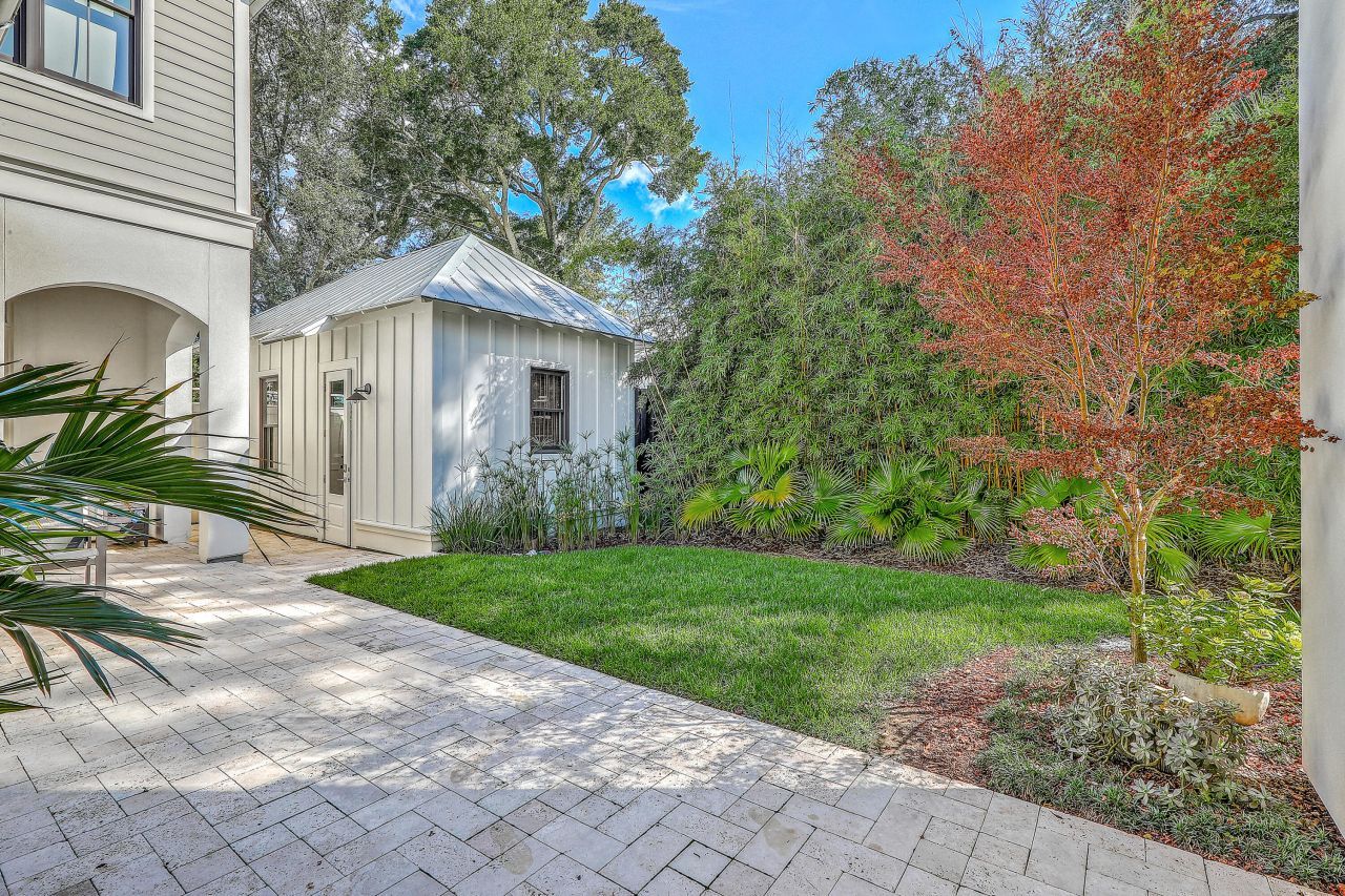 105 May Lane Photo 51