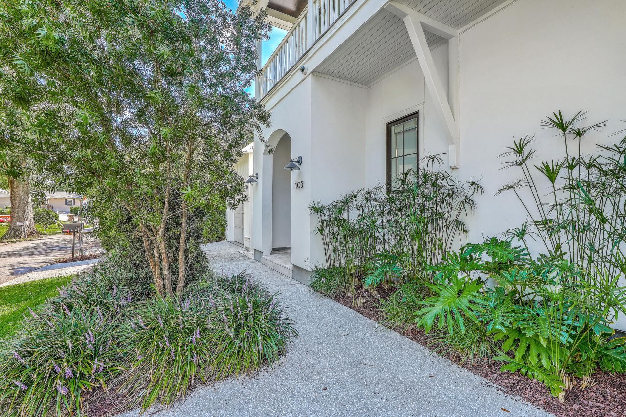 105 May Lane Photo 52