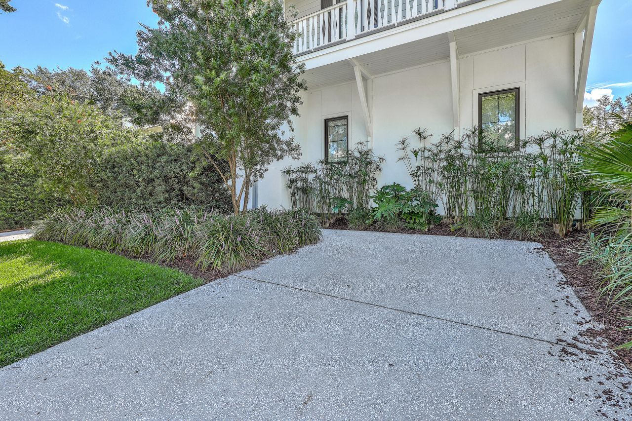 105 May Lane Photo 53