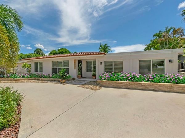 1834 NE 34th St, Oakland Park, FL 33306