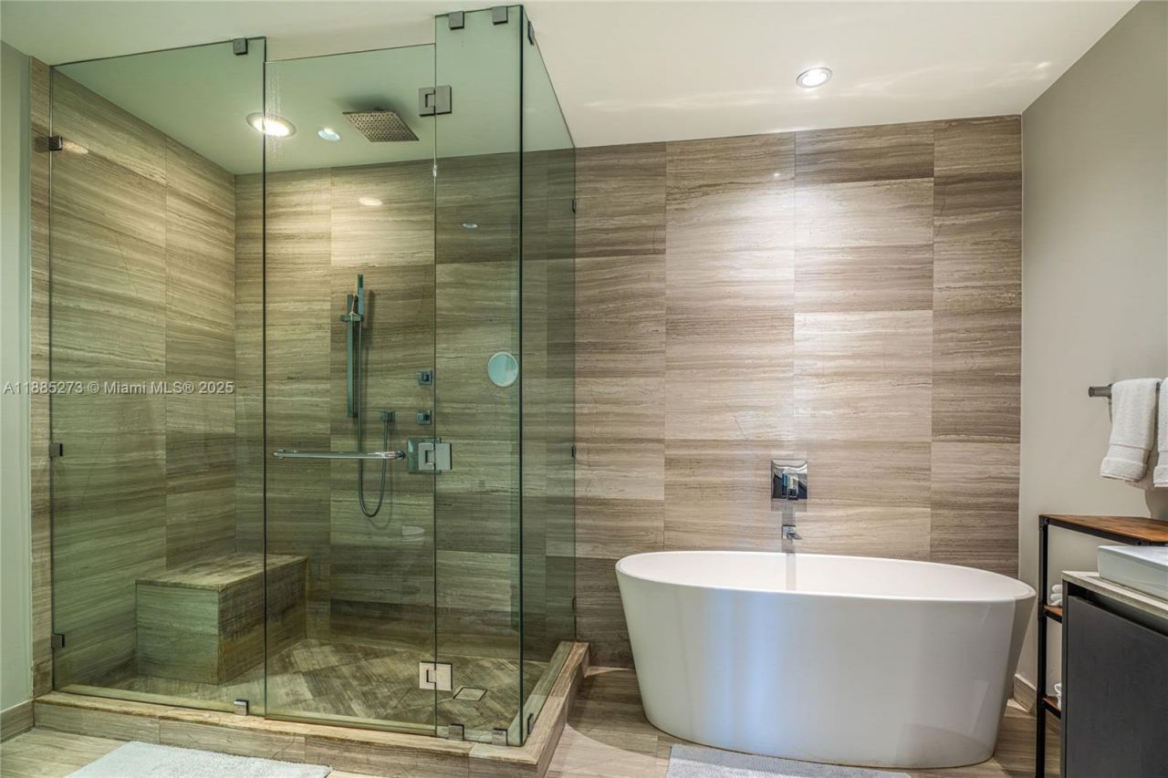 3250 NE 188th St, Unit 603, Aventura, FL 33180 Photo