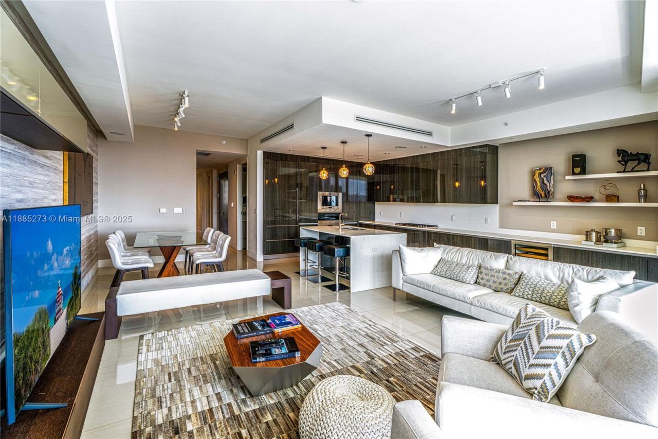 3250 NE 188th St, Unit 603, Aventura, FL 33180 Photo