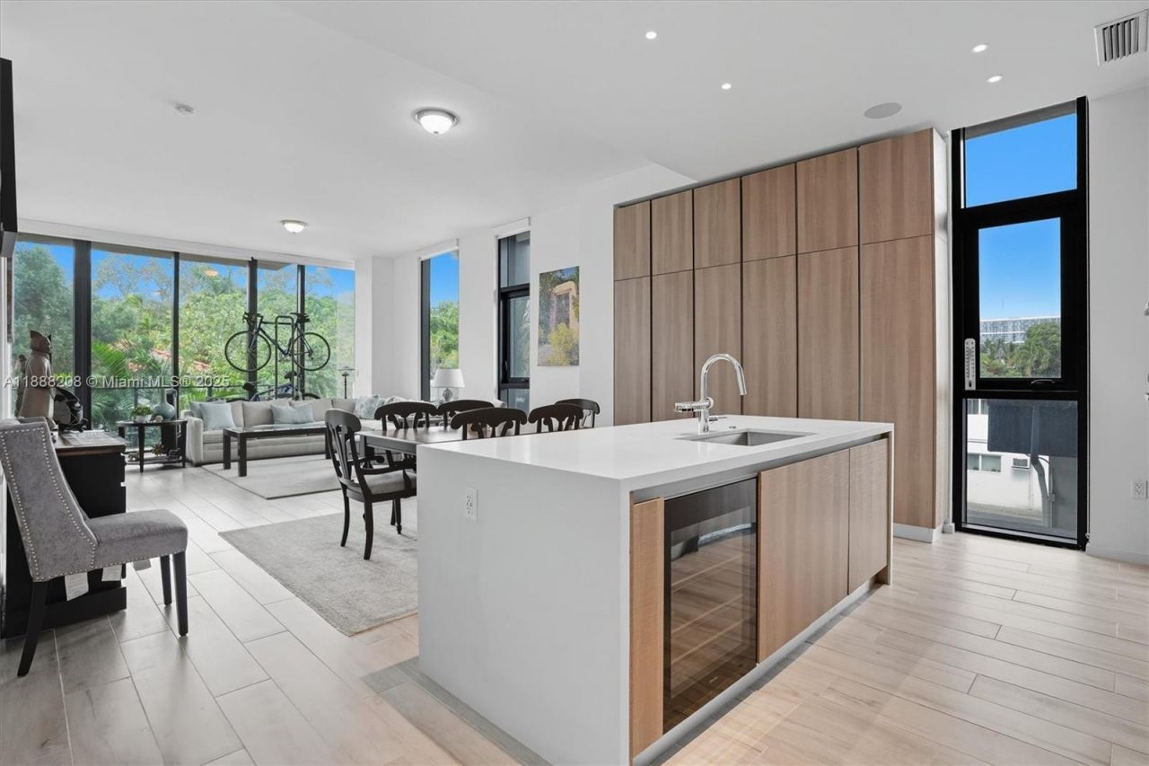 3156 SW 27th Ave, Unit 203, Miami, FL 33133 Photo