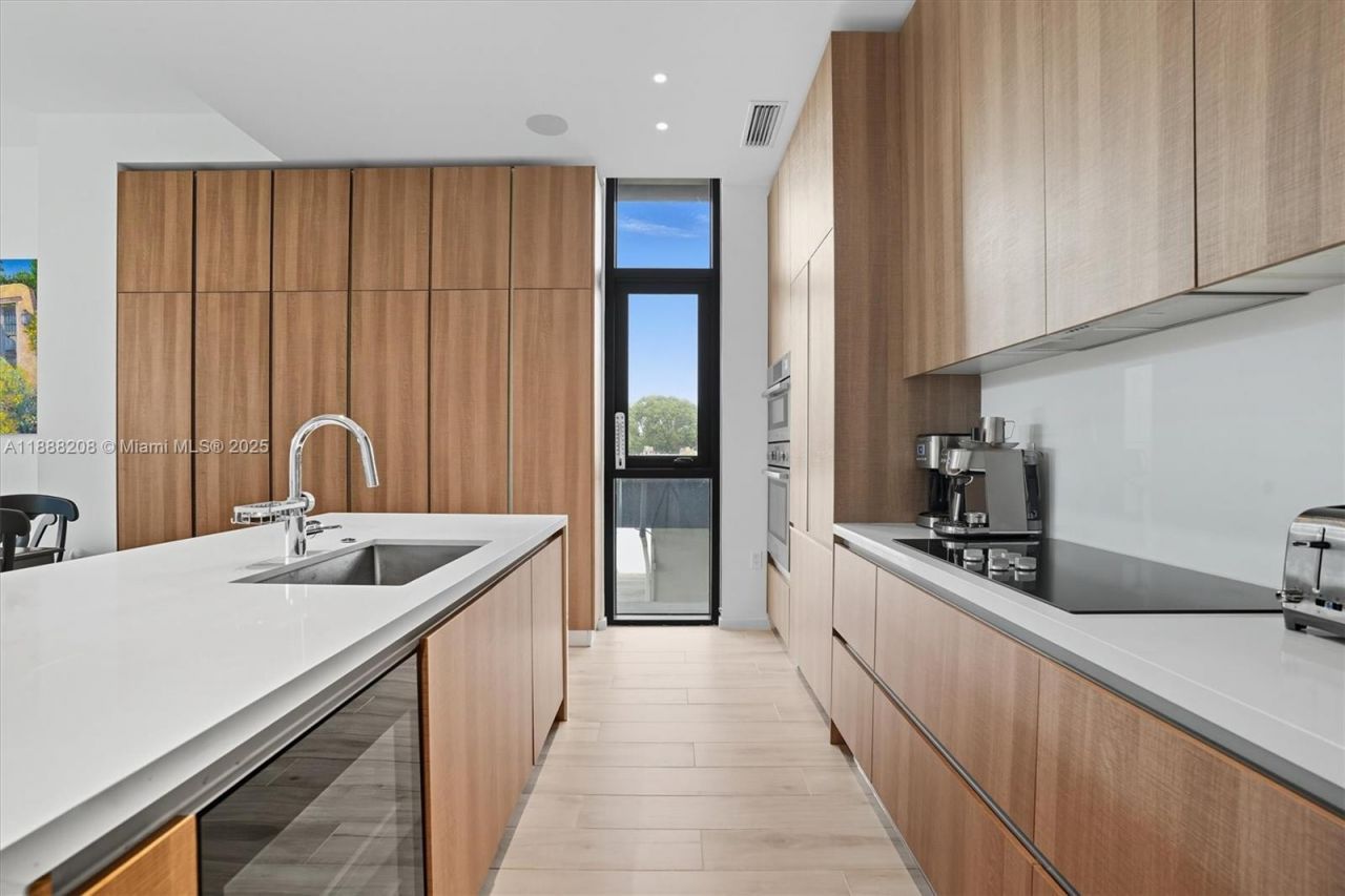 3156 SW 27th Ave, Unit 203, Miami, FL 33133 Photo