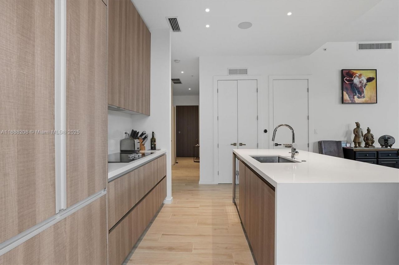 3156 SW 27th Ave, Unit 203, Miami, FL 33133 Photo