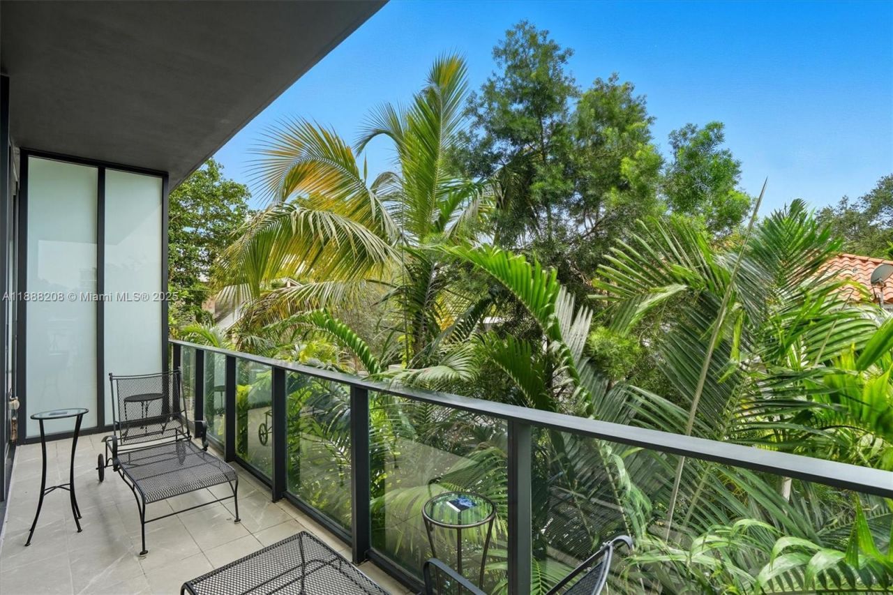 3156 SW 27th Ave, Unit 203, Miami, FL 33133 Photo