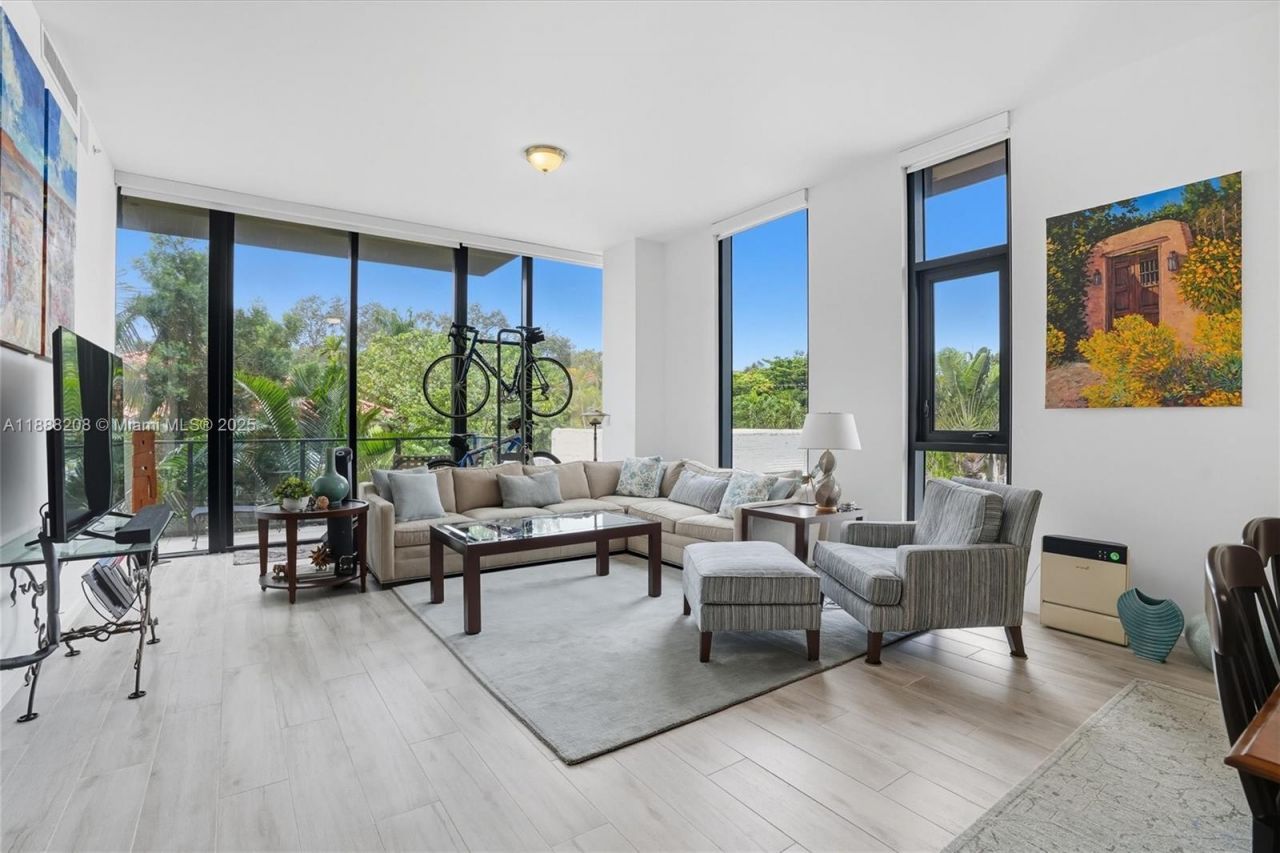 3156 SW 27th Ave, Unit 203, Miami, FL 33133 Photo