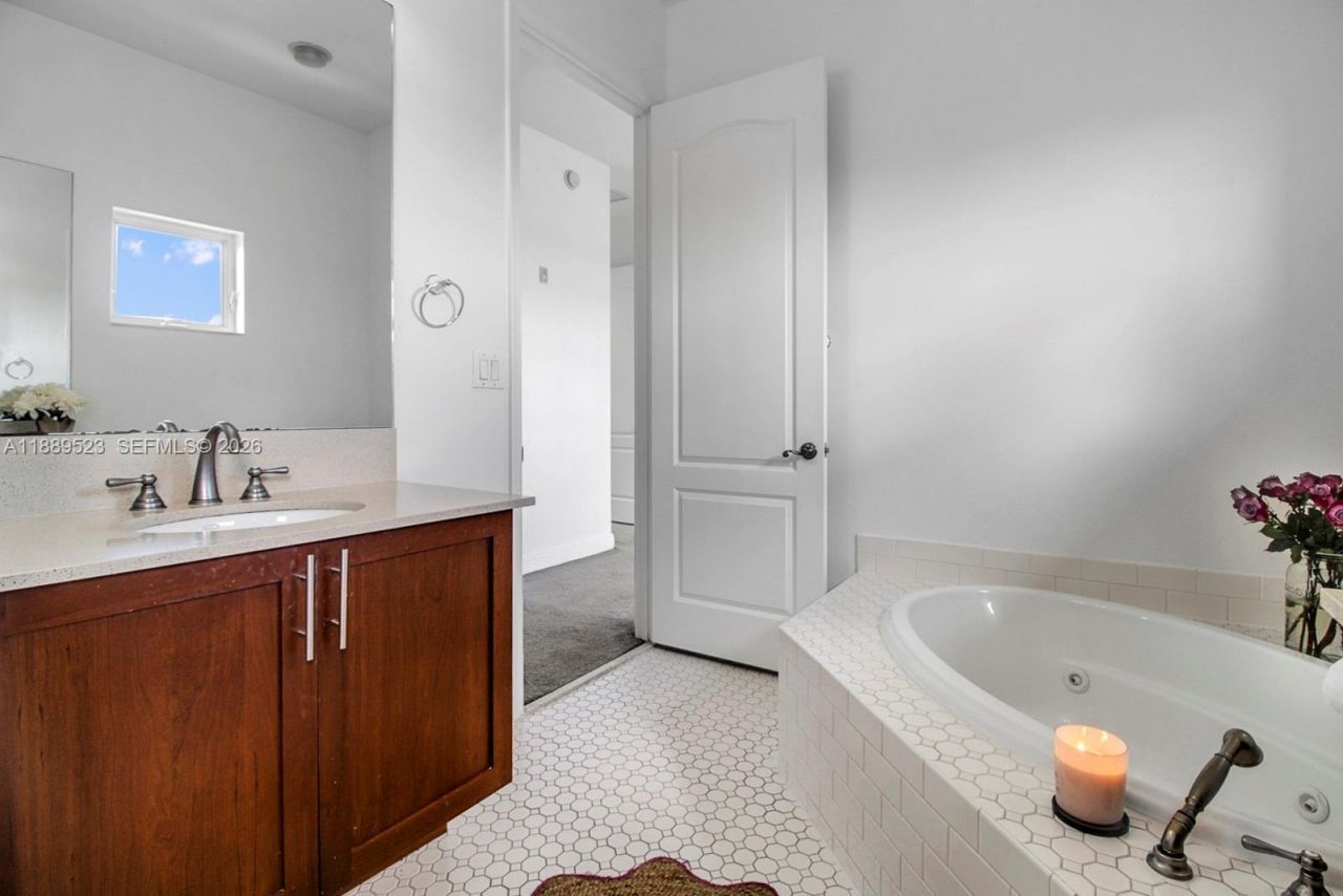 1332 SW 2nd Ct, Fort Lauderdale, FL 33312 Photo