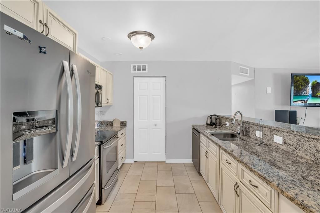 883 Coconut Cir E, Naples, FL 34104 Photo