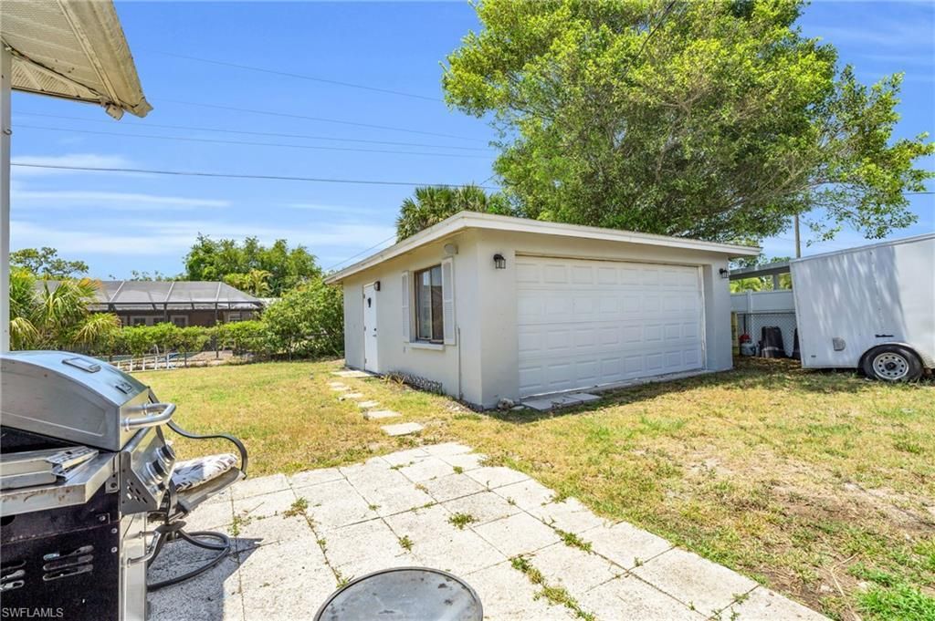 883 Coconut Cir E, Naples, FL 34104 Photo