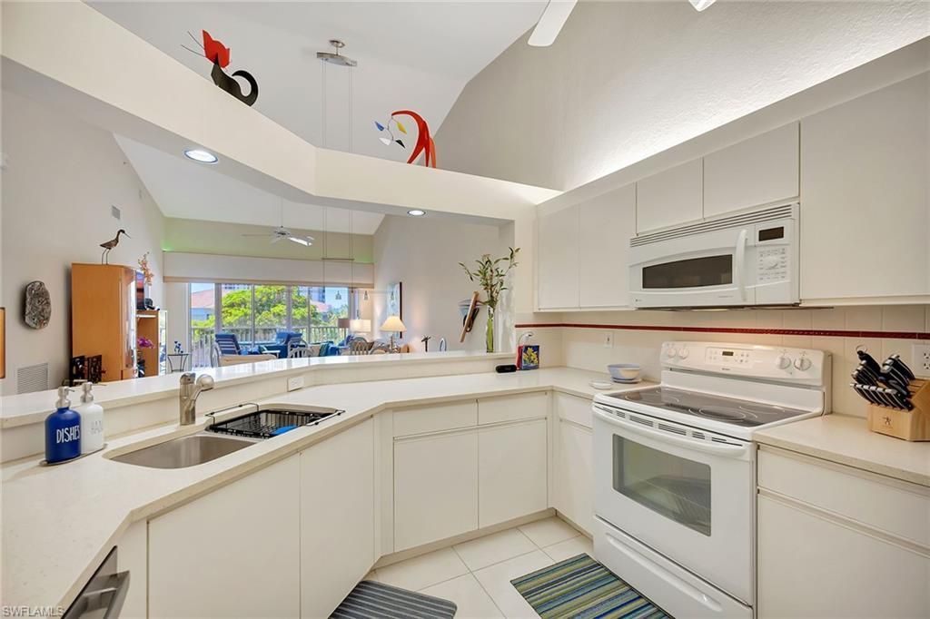 7654 Pebble Creek Cir, Unit 303, Naples, FL 34108 Photo