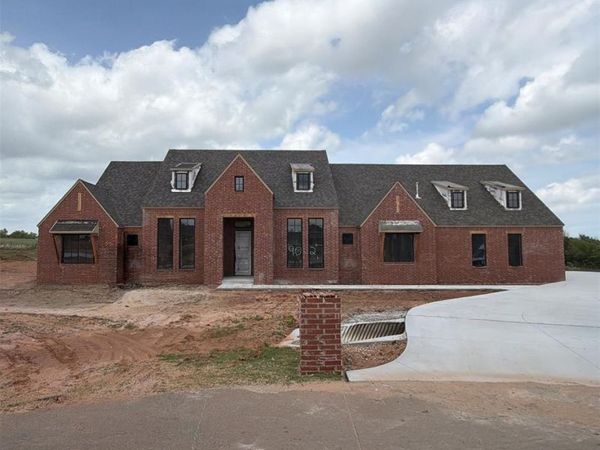 902 Fluvi Circle, Newcastle, OK 73065