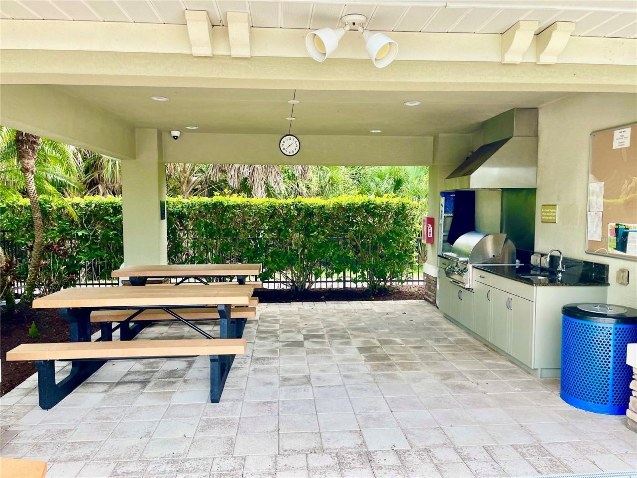 6417 Pine Breeze Run, Sarasota, FL 34243 Photo