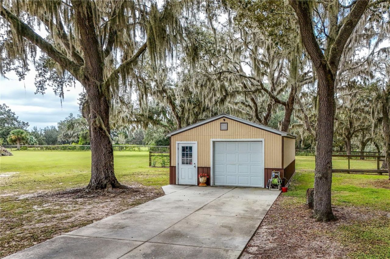 41812 Catbrier Lane, Umatilla, FL 32784 Photo