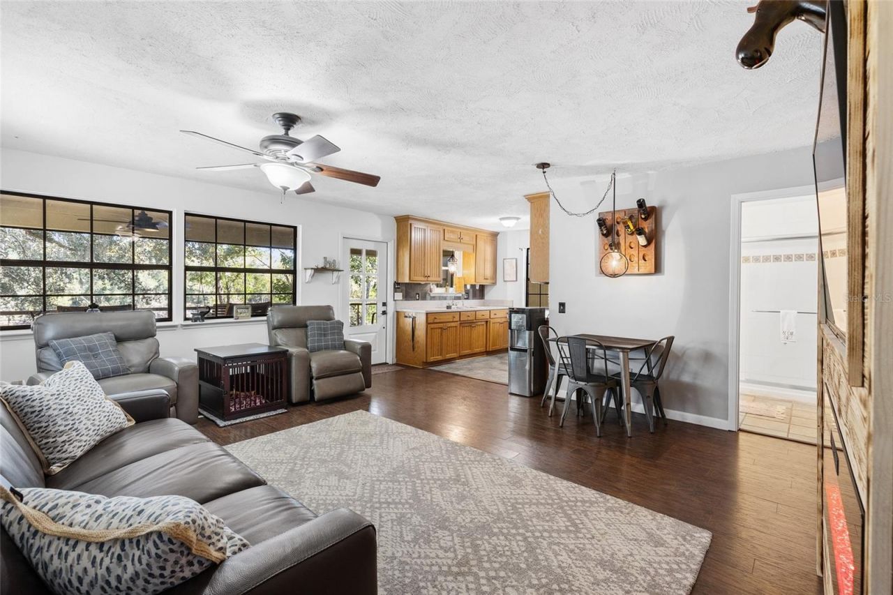 1069 SE Suwannee Trail, Branford, FL 32008 Photo