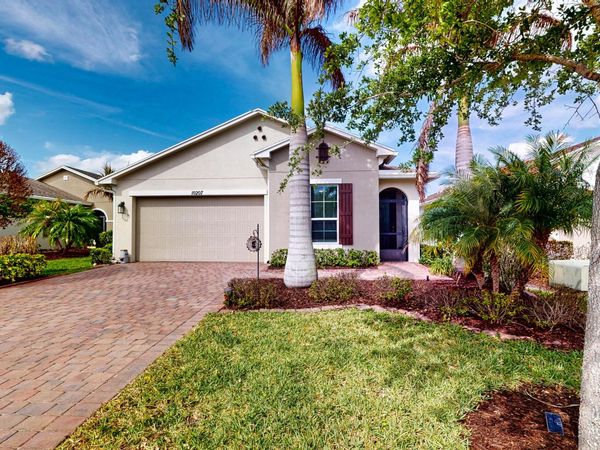 10207 SW Indian Lilac Trail, Port St. Lucie, FL 34987
