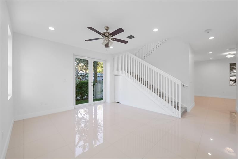 324 SW 14th Court, Unit 324, Fort Lauderdale, FL 33315 Photo