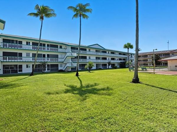5300 Washington Street, Unit J214, Hollywood, FL 33021