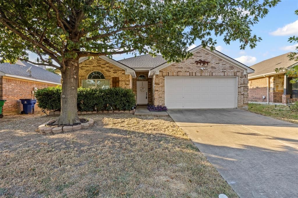 143 Oregon Trail, Waxahachie, TX 75167 Main Photo