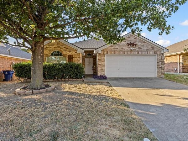 143 Oregon Trail, Waxahachie, TX 75167
