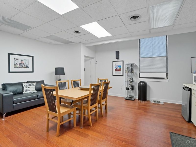 1050 E McMillan Street, Cincinnati, OH 45206 Photo 8