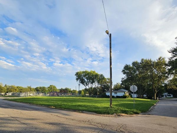 7011 Tyler Court, Merrillville, IN 46410