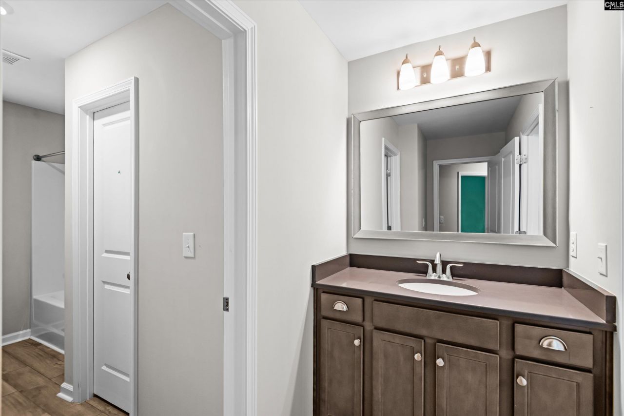 478 Harbour Pointe Drive Photo 31