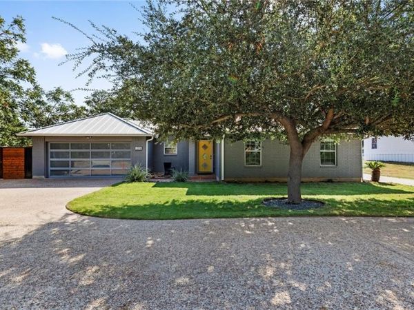 2570 Terminal Loop Road, McQueeney, TX 78123