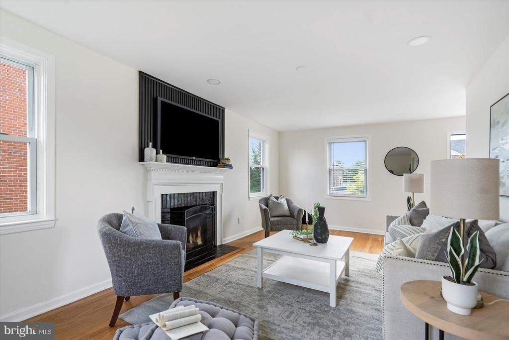 1202 E 35th Street, Baltimore, MD 21218 Main Photo